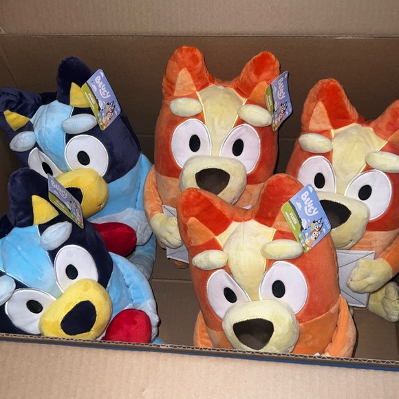 Bluey Friends 17” BLUEY & BINGO Valentine's Day 2024 Plush Set - Picture 2 of 3